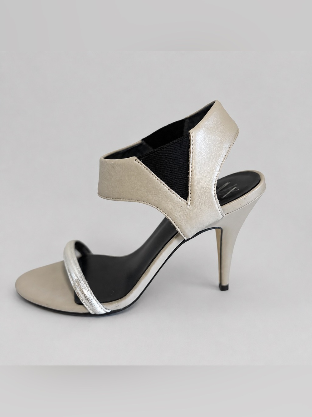 Armani Exchange NWOB Champagne Silver Cutout Stiletto Sandals Size 7.5